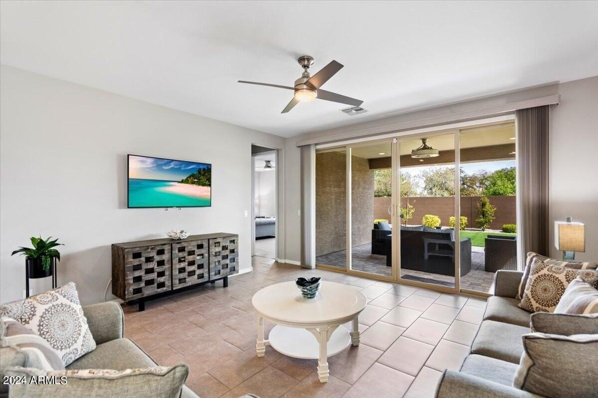 11409 N 165th Ln - Photo 3 of 20