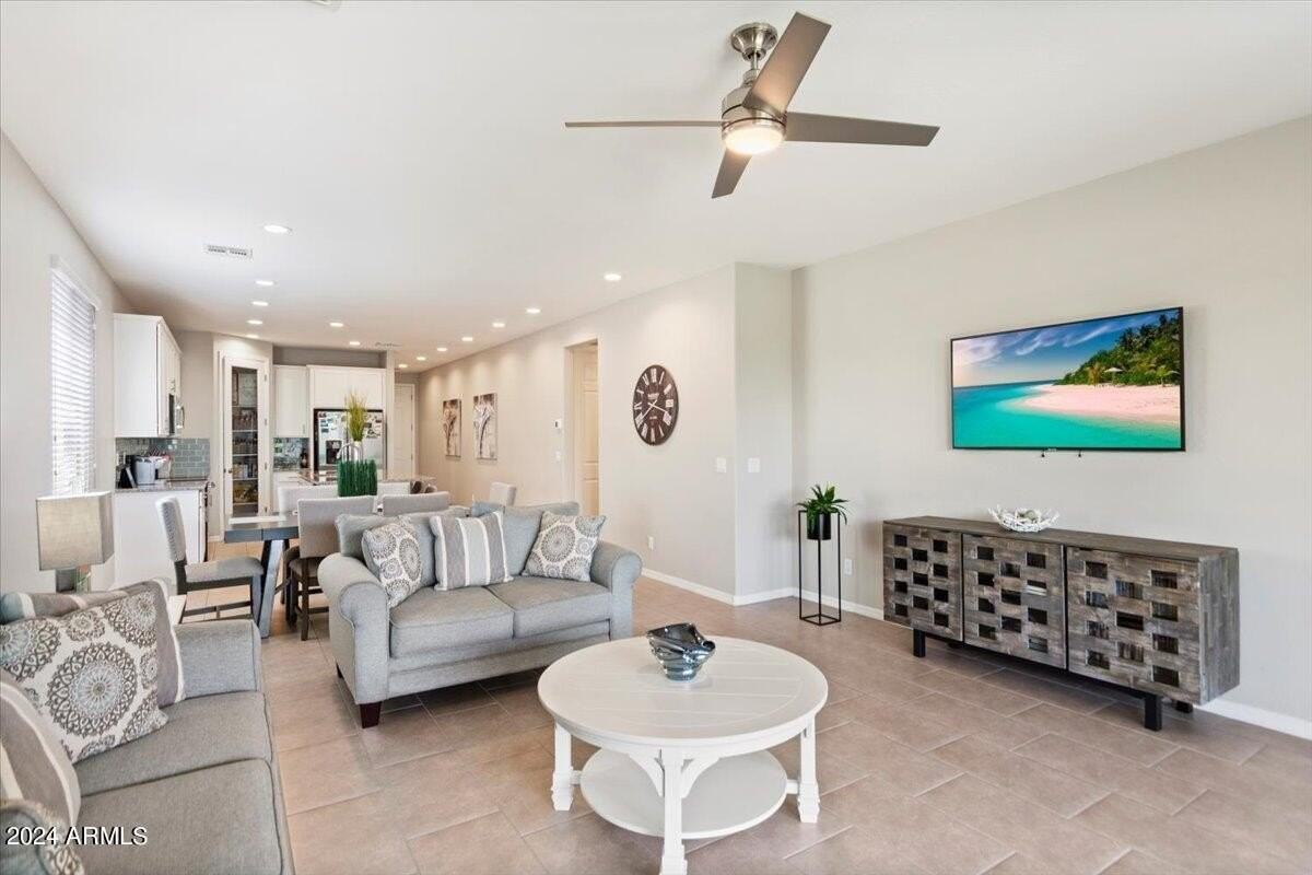 11409 N 165th Ln - Photo 4 of 20