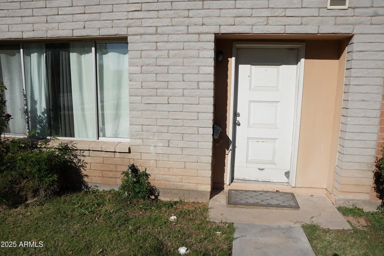 4501 S Mill Ave - Photo 2 of 30