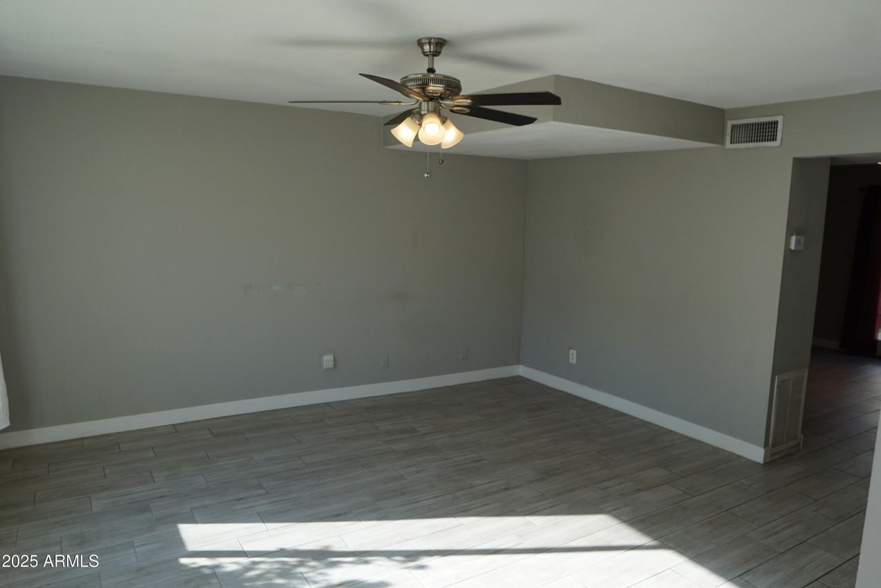 4501 S Mill Ave - Photo 4 of 30