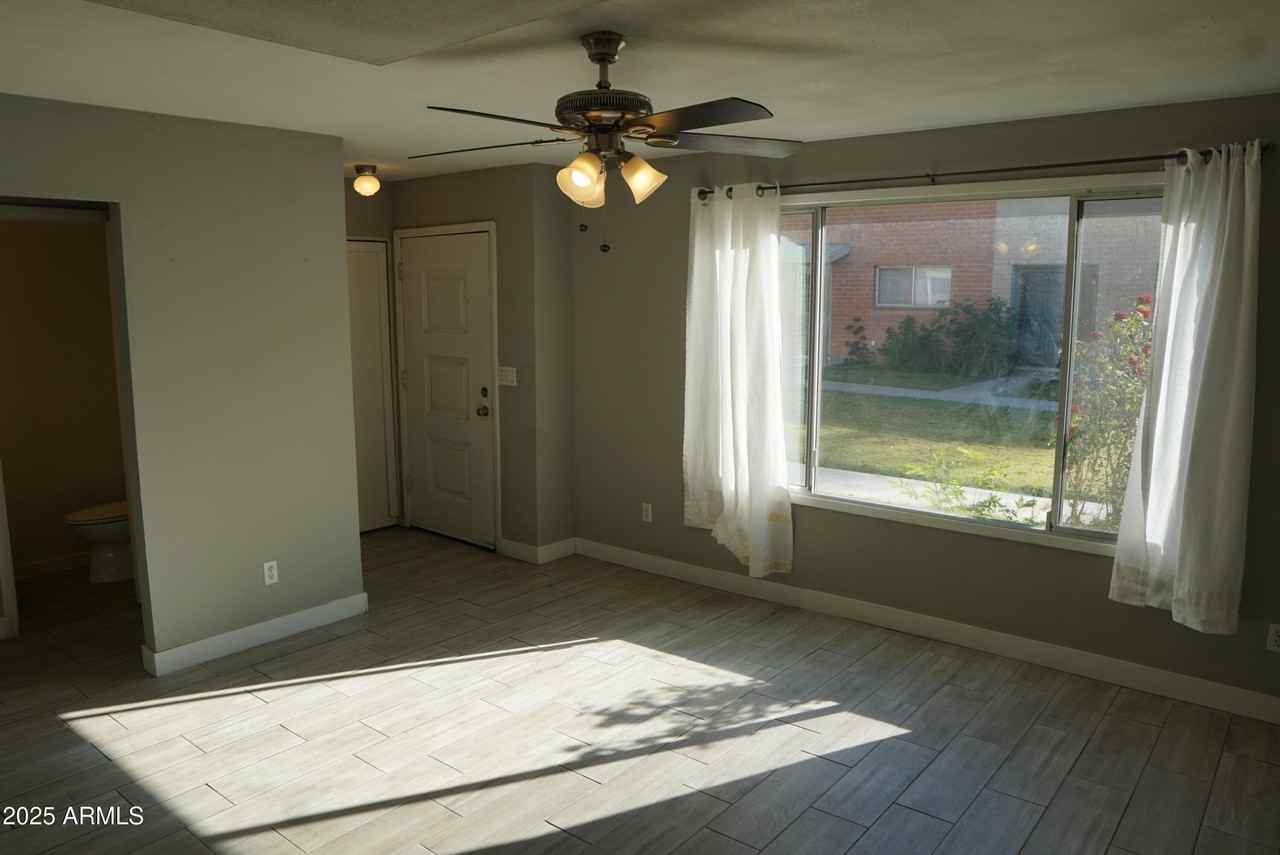 4501 S Mill Ave - Photo 5 of 30