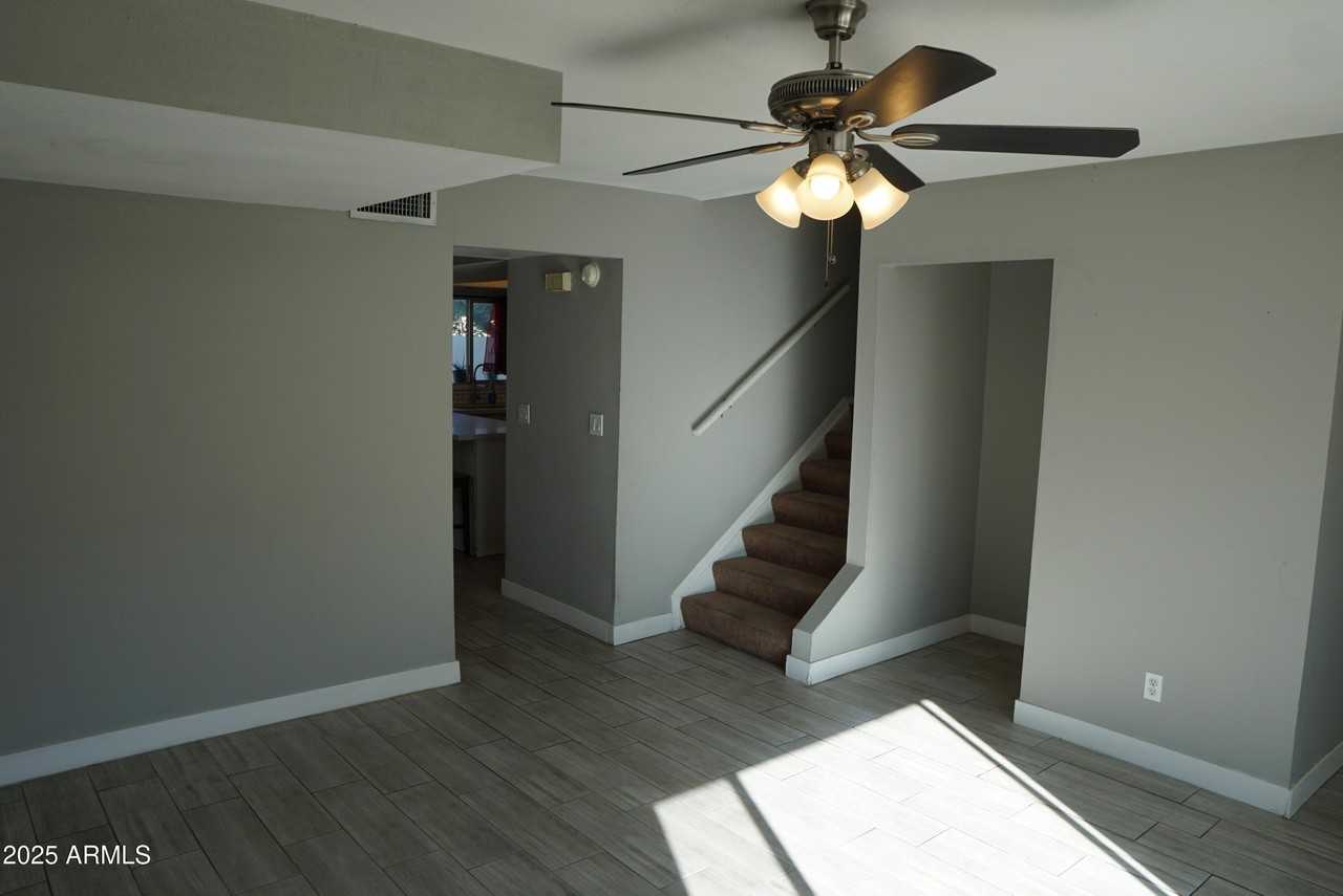 4501 S Mill Ave - Photo 6 of 30