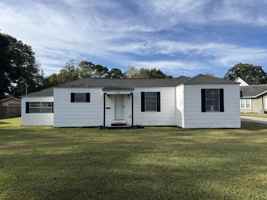 featured image of 6899 Jefferson Boulevard