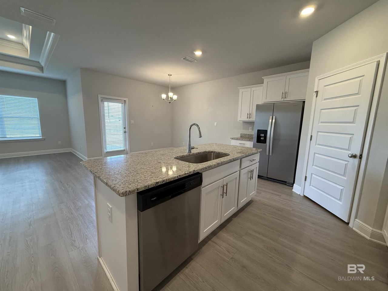 13156 Shoshoney Cir - Photo 3 of 21