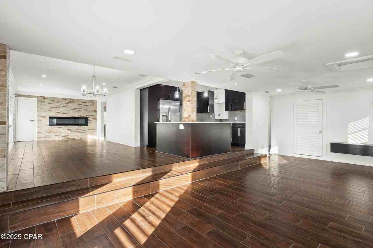 1528 Oak Ave - Photo 5 of 39