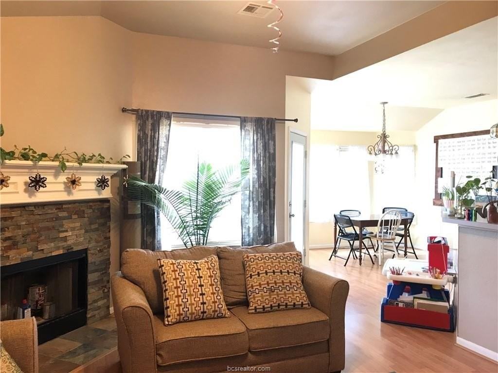 3710 Westfield Dr - Photo 4 of 16