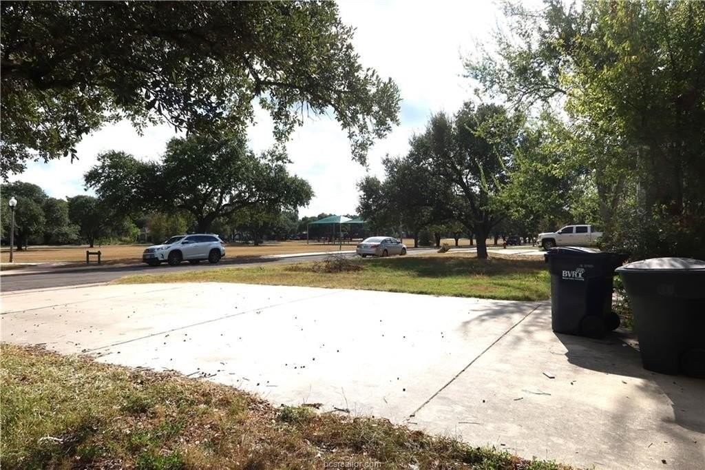 1008 Puryear Dr - Photo 3 of 32