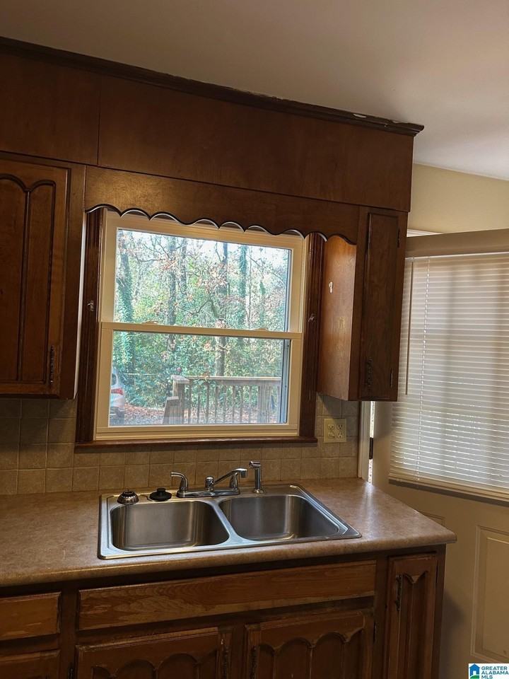 3208 Westbrook Dr - Photo 5 of 13