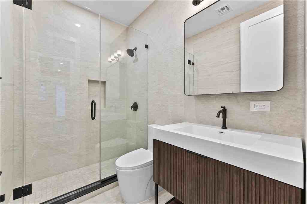 157 25th St #1 - Photo 4 of 12