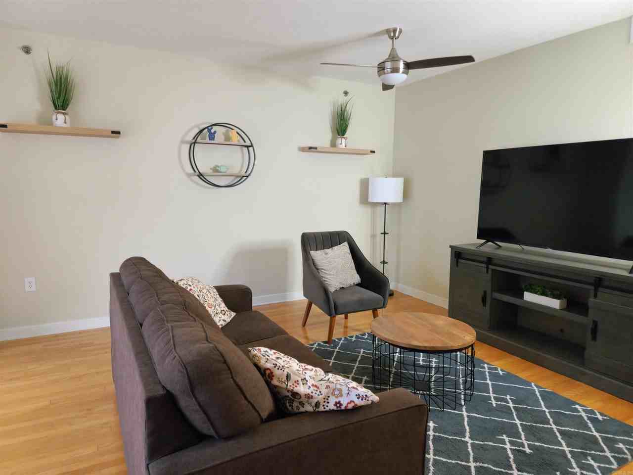 515 E Capitol Ave - Photo 6 of 27