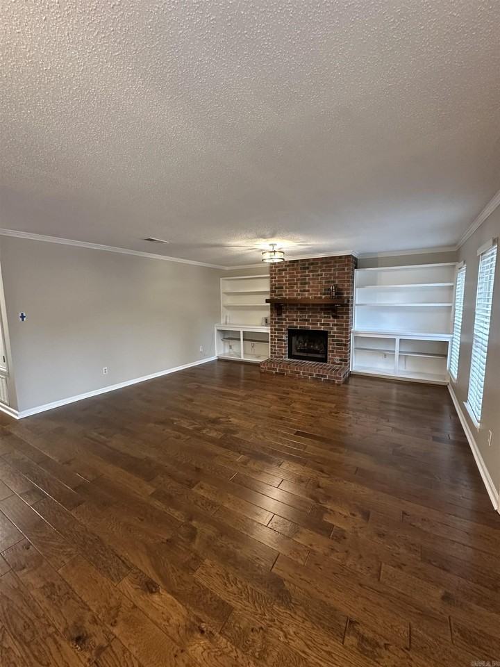 9 Oak Forest Dr - Photo 3 of 21