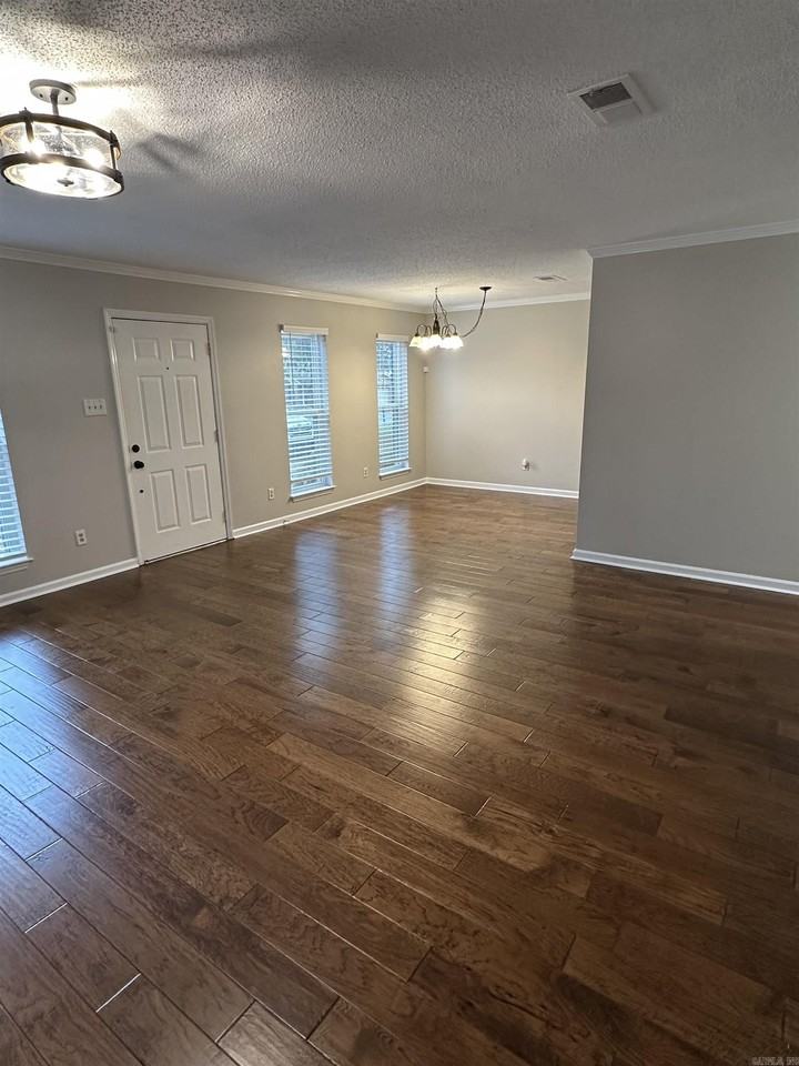 9 Oak Forest Dr - Photo 5 of 21