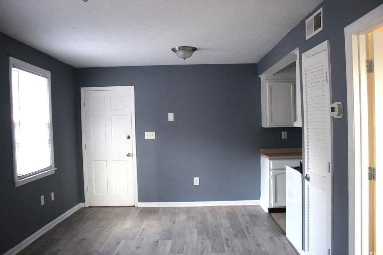 1500 Chester St - Photo 3 of 9