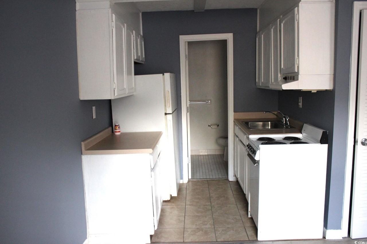 1500 Chester St - Photo 4 of 9