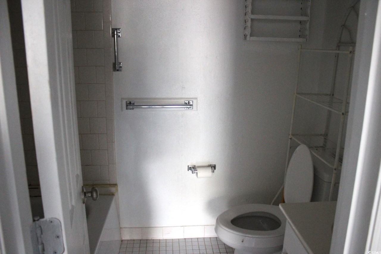 1500 Chester St - Photo 5 of 9