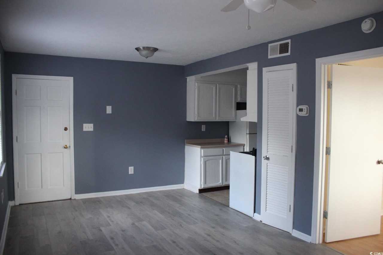 1500 Chester St - Photo 6 of 9