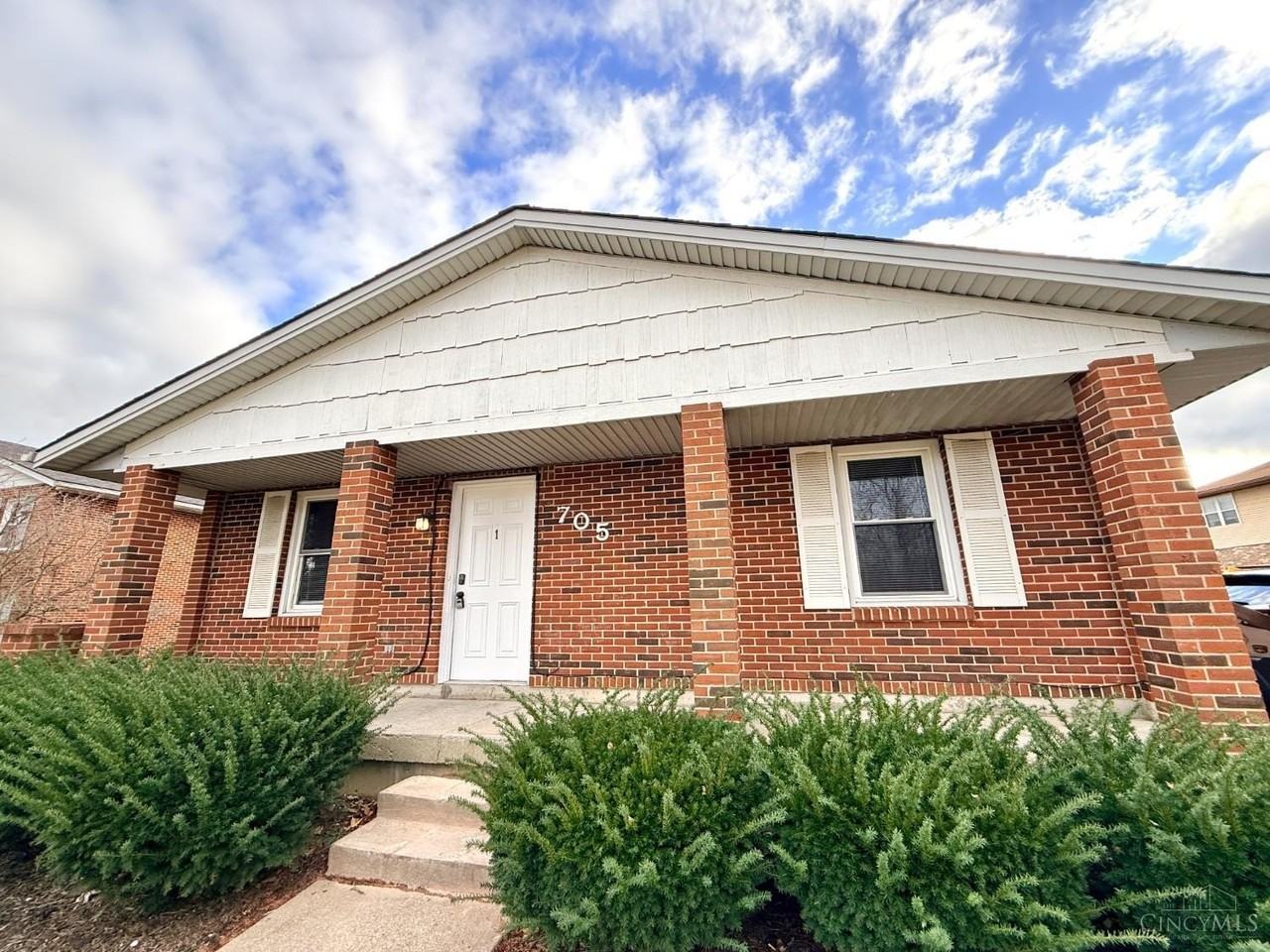 705 Gordon Smith Blvd Apt 1 #1 - Photo 2 of 18