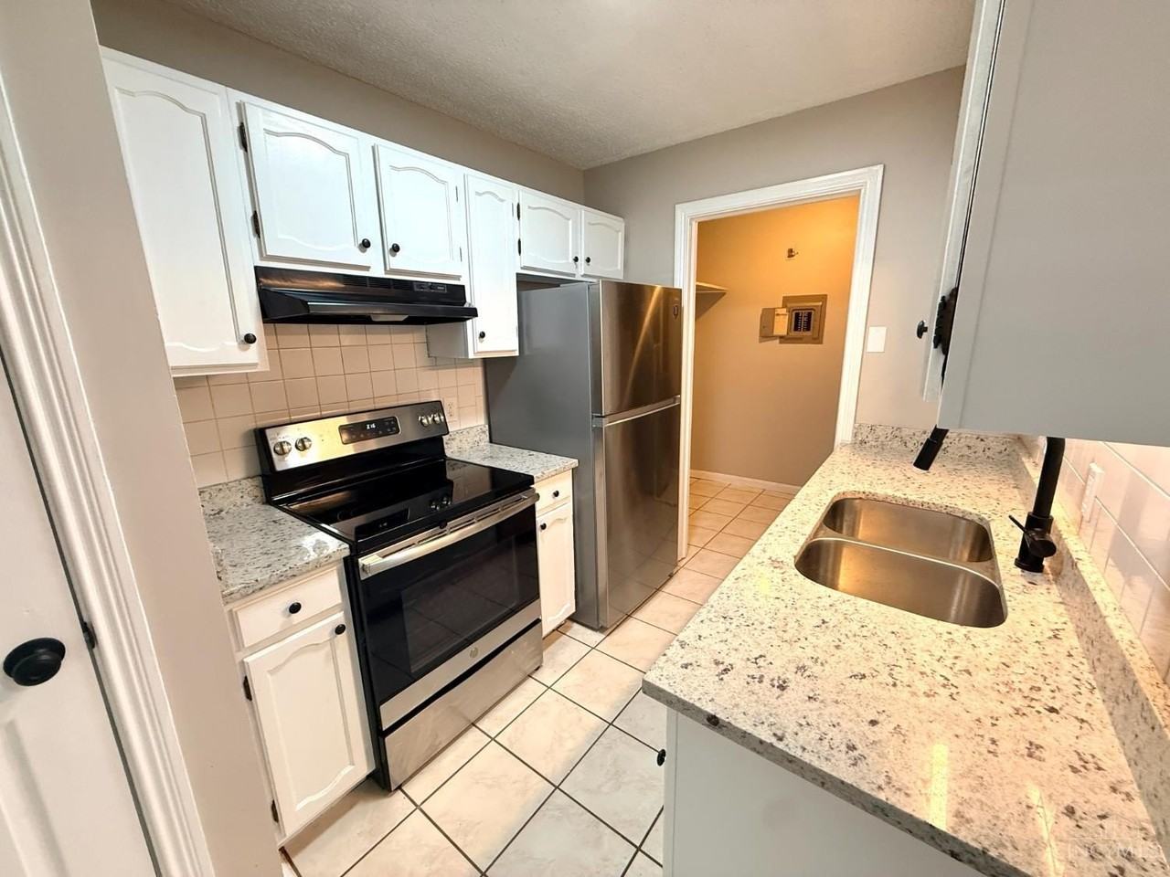 705 Gordon Smith Blvd Apt 1 #1 - Photo 7 of 18