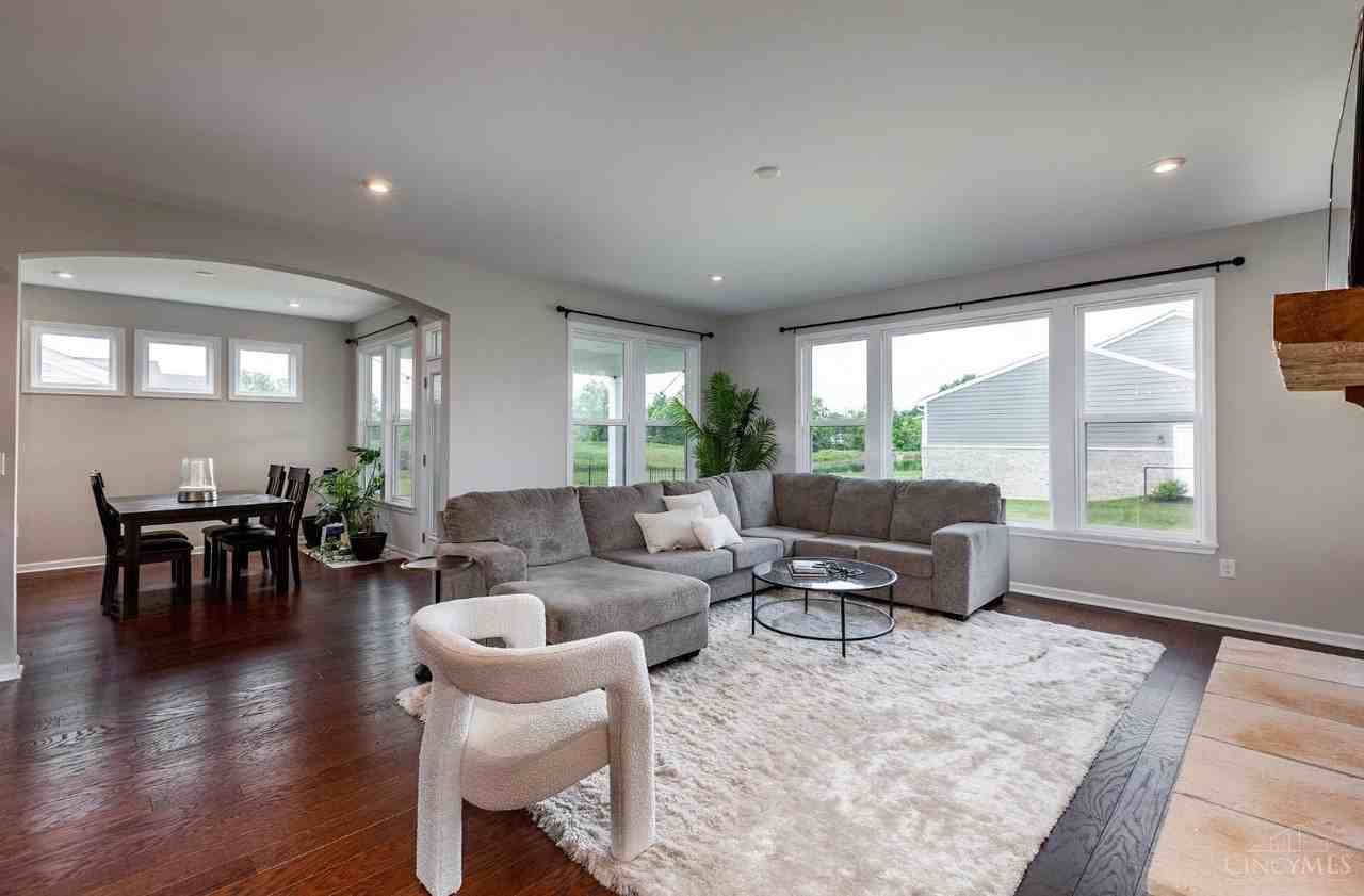 3779 Sturbridge Way - Photo 4 of 25