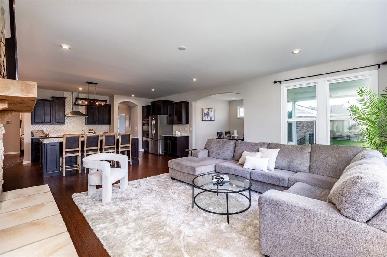 3779 Sturbridge Way - Photo 5 of 25