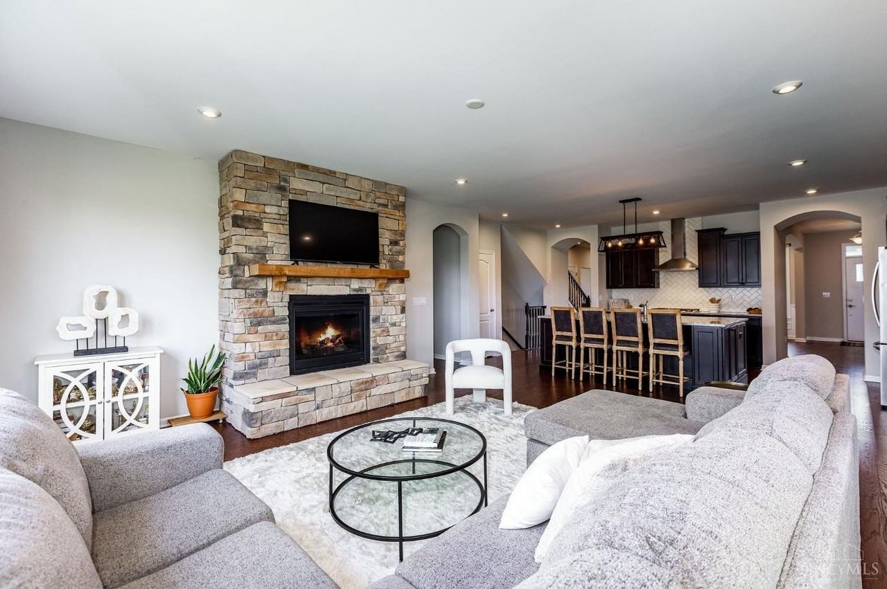 3779 Sturbridge Way - Photo 6 of 25