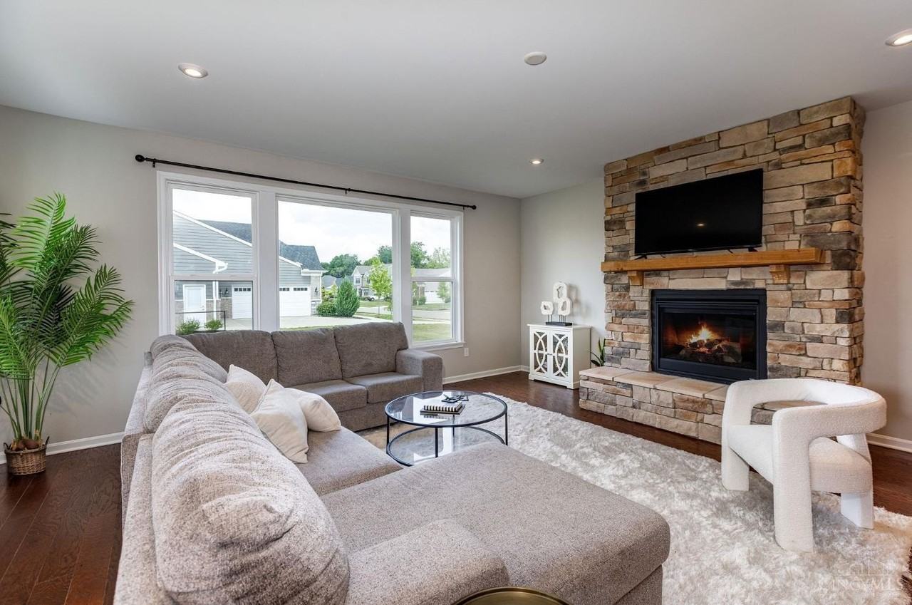 3779 Sturbridge Way - Photo 7 of 25