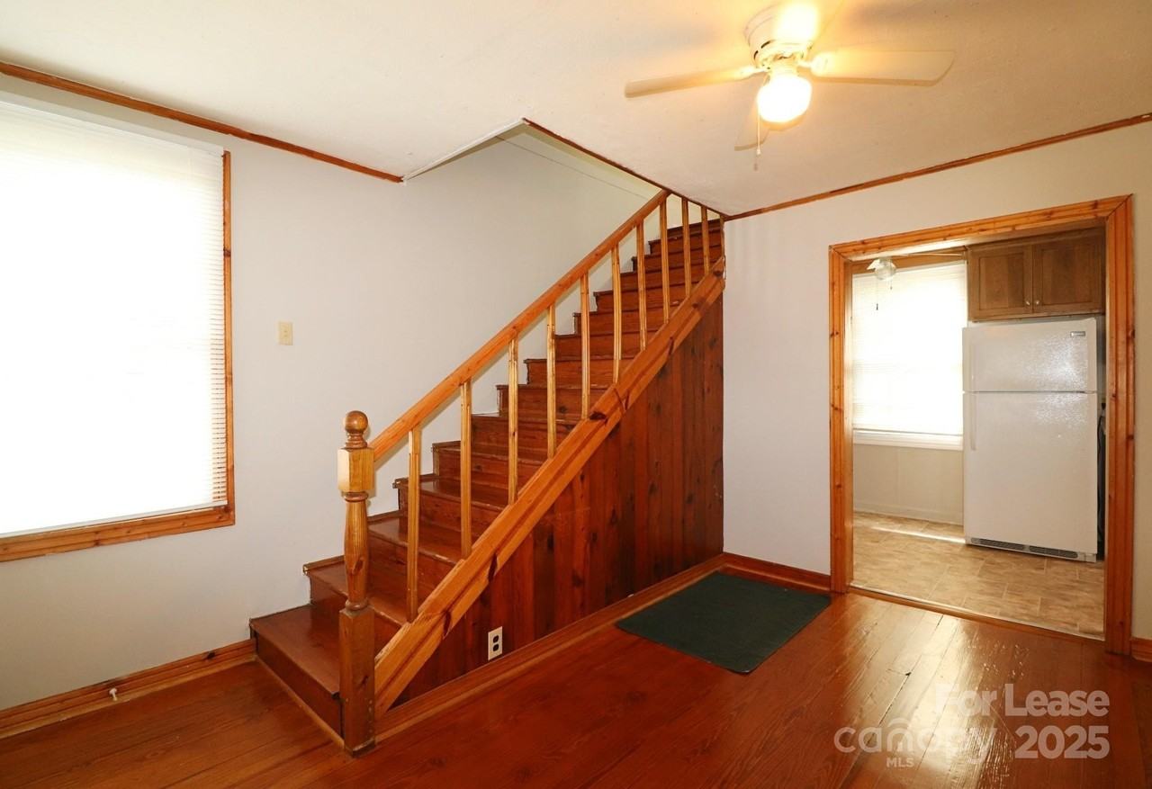 203 North New Hope Road - Photo 5 of 19