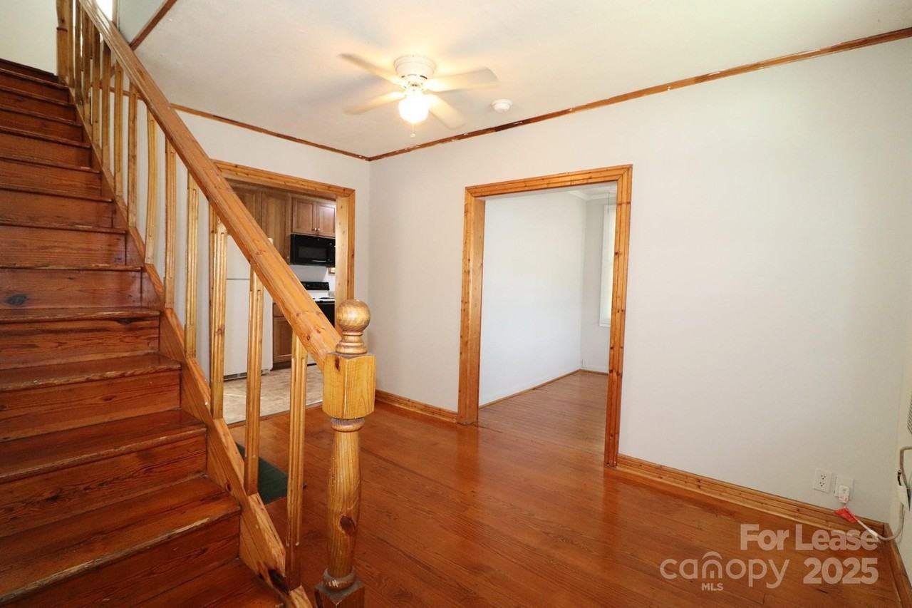 203 North New Hope Road - Photo 6 of 19