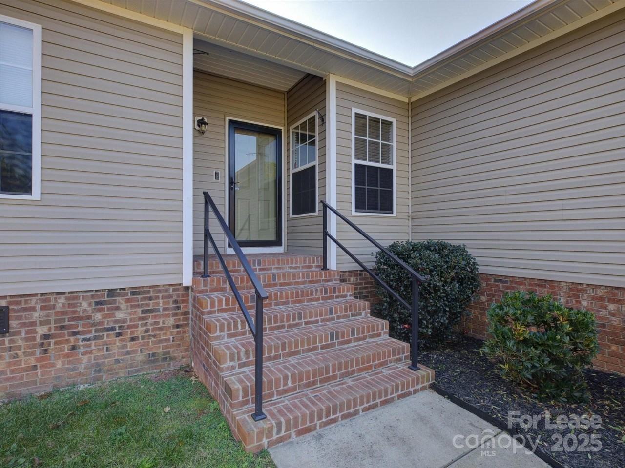 4405 Sugar Cane Court - Photo 4 of 44