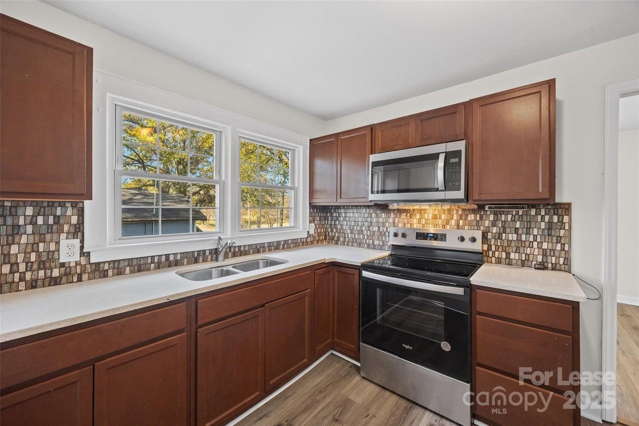 807 N Morris St - Photo 7 of 23