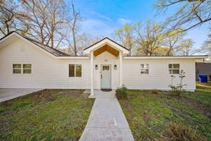 featured image of 914 King Richard Drive