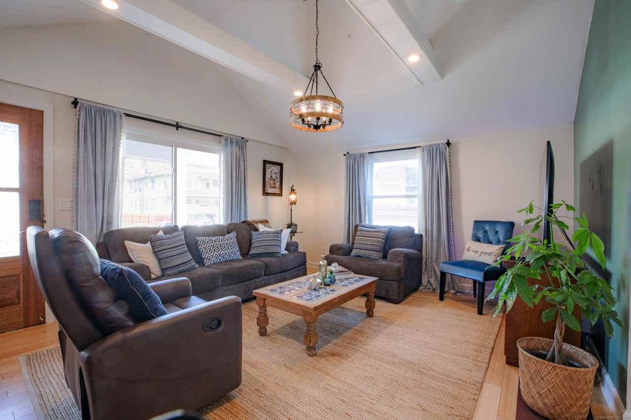 29 Quintard Ter - Photo 5 of 22