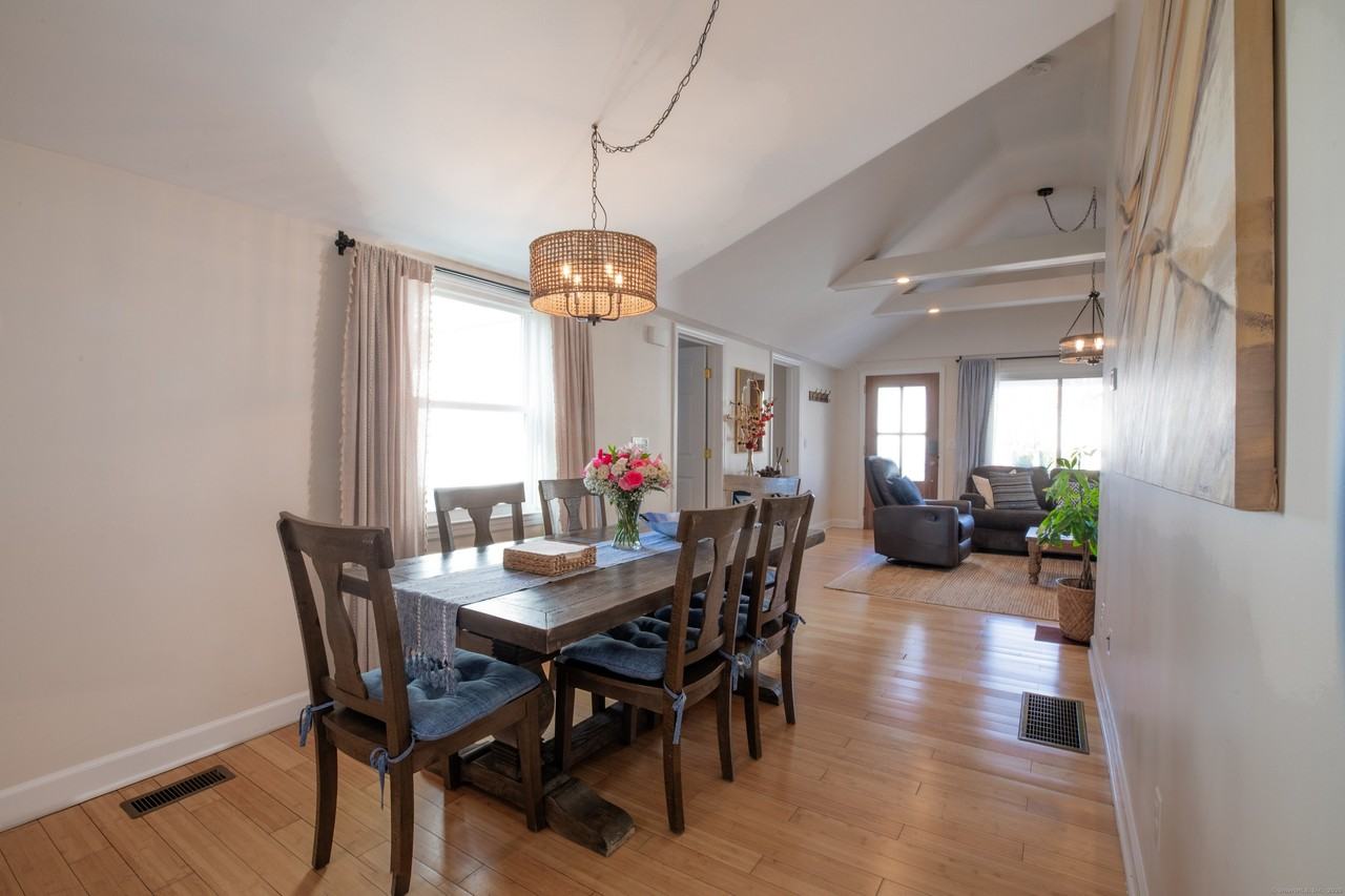 29 Quintard Ter - Photo 7 of 22