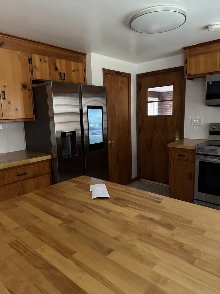 85 Mountain Rd - Photo 3 of 15