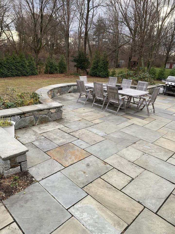 5 Meadow Wood Rd - Photo 2 of 20