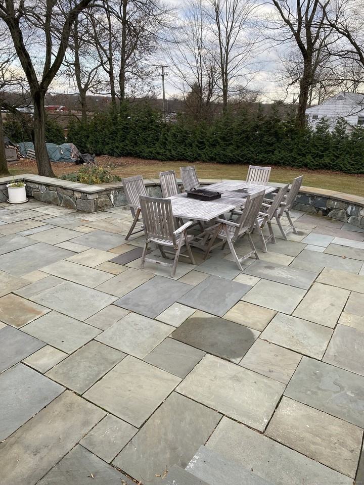 5 Meadow Wood Rd - Photo 3 of 20