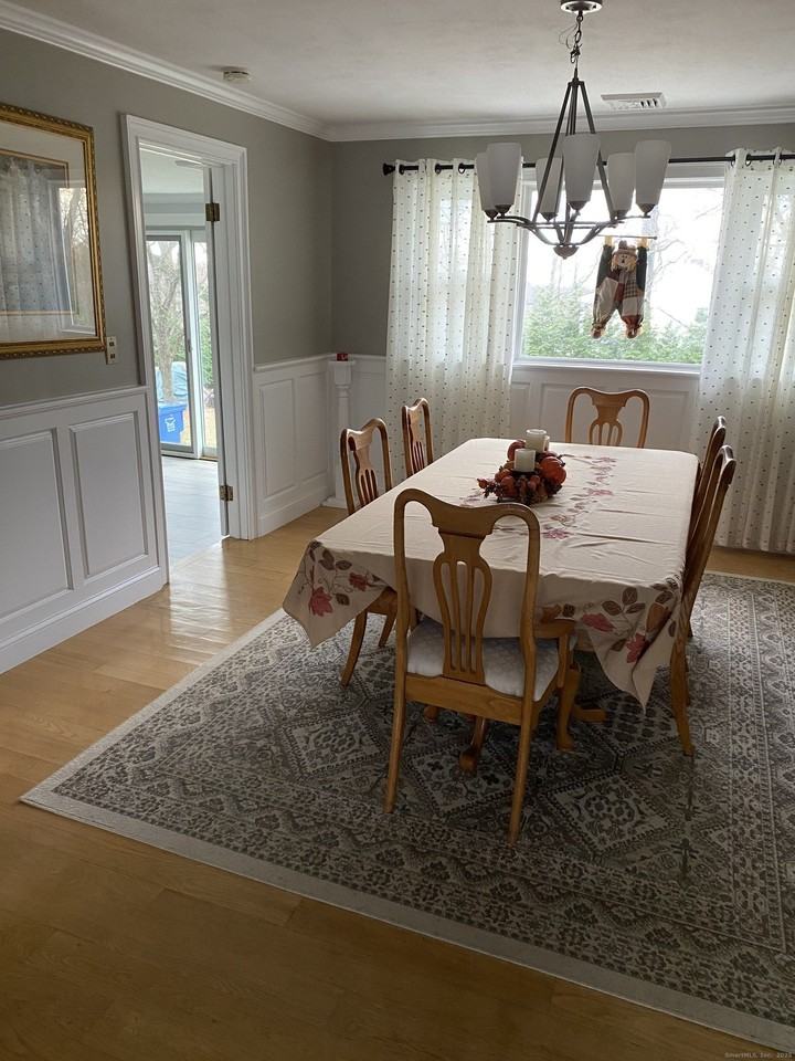 5 Meadow Wood Rd - Photo 4 of 20