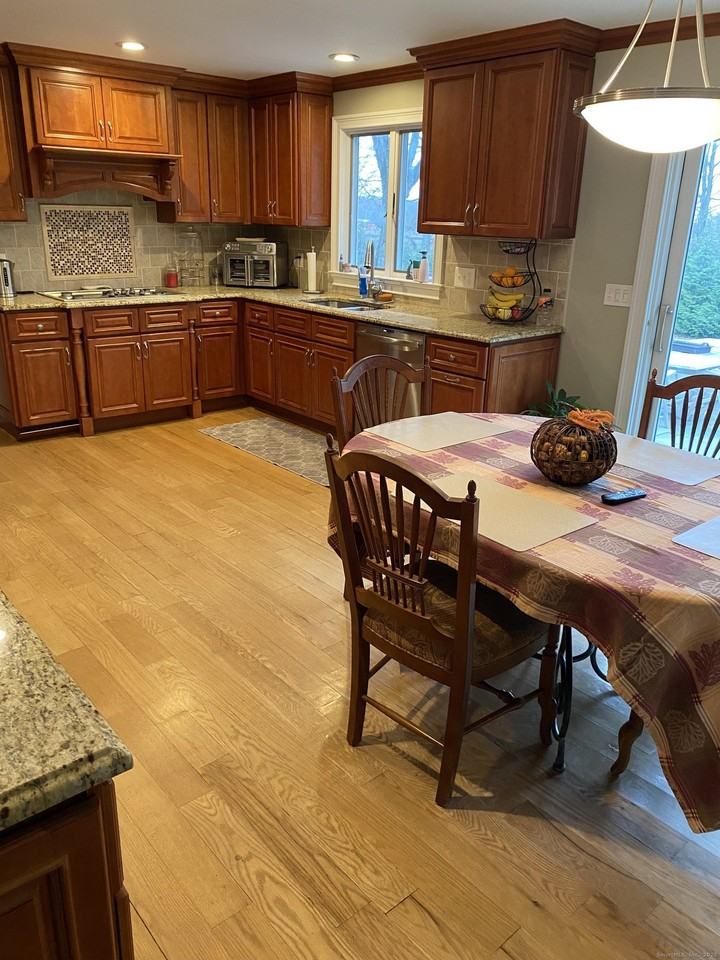 5 Meadow Wood Rd - Photo 6 of 20