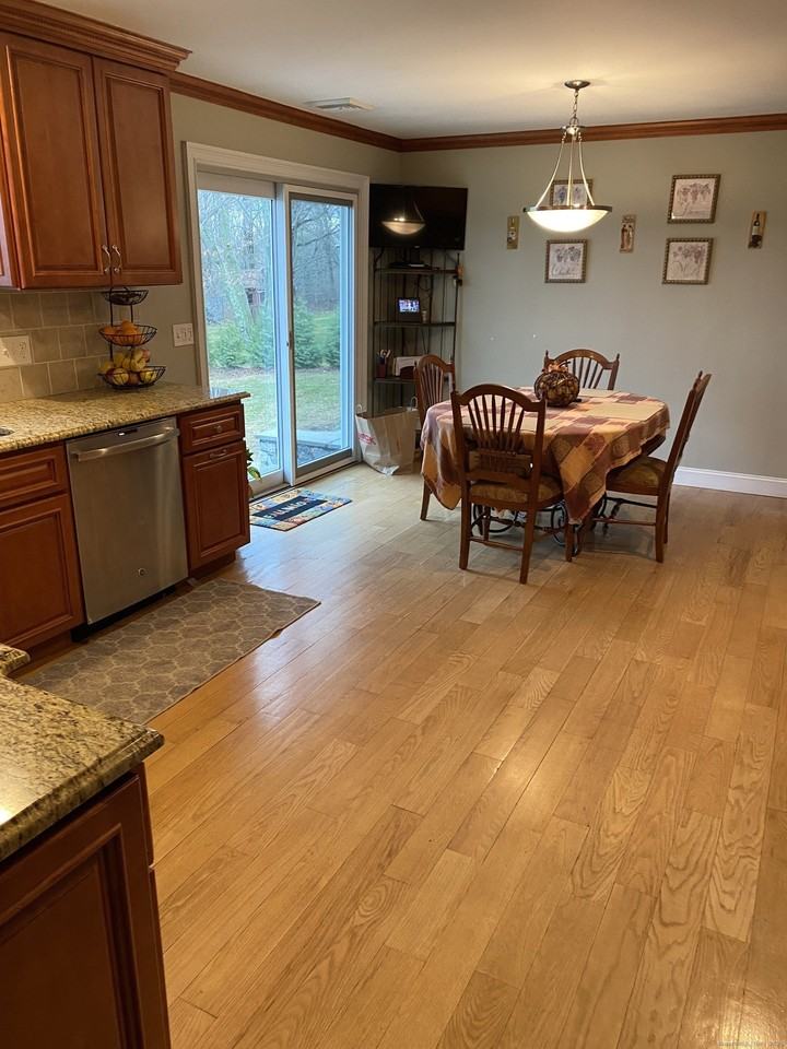 5 Meadow Wood Rd - Photo 7 of 20