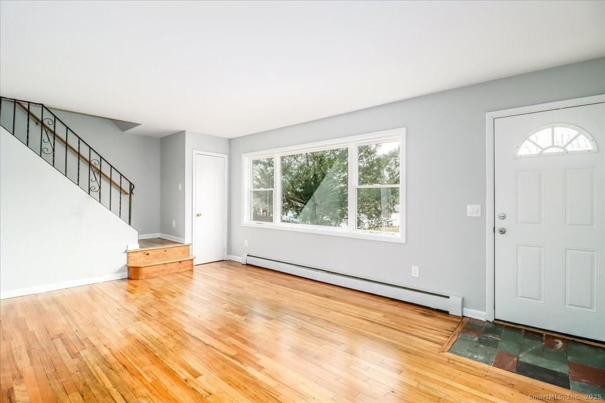 32 Pleasant St - Photo 7 of 29