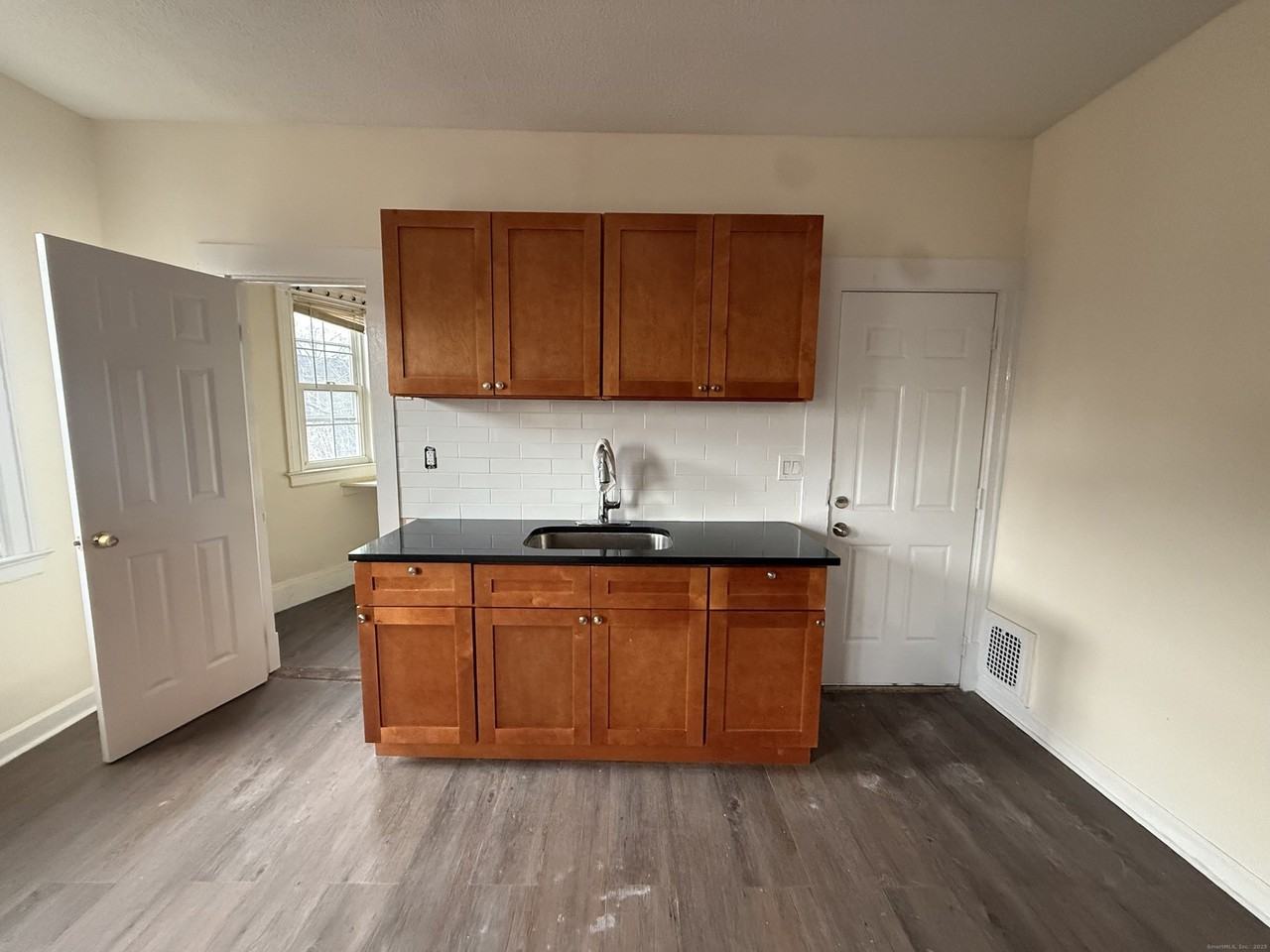 204 Homestead Ave #3 - Photo 6 of 7