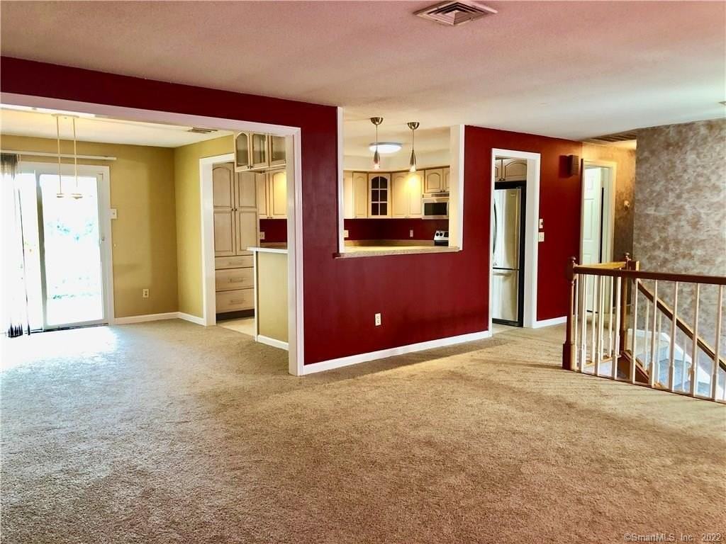 49 Cheshire Dr - Photo 7 of 34