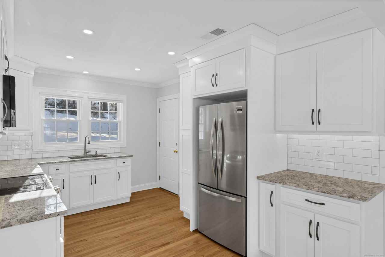 122 North St #4 - Photo 5 of 22