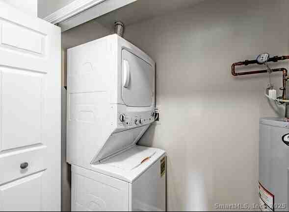 253 W River St - Photo 6 of 6