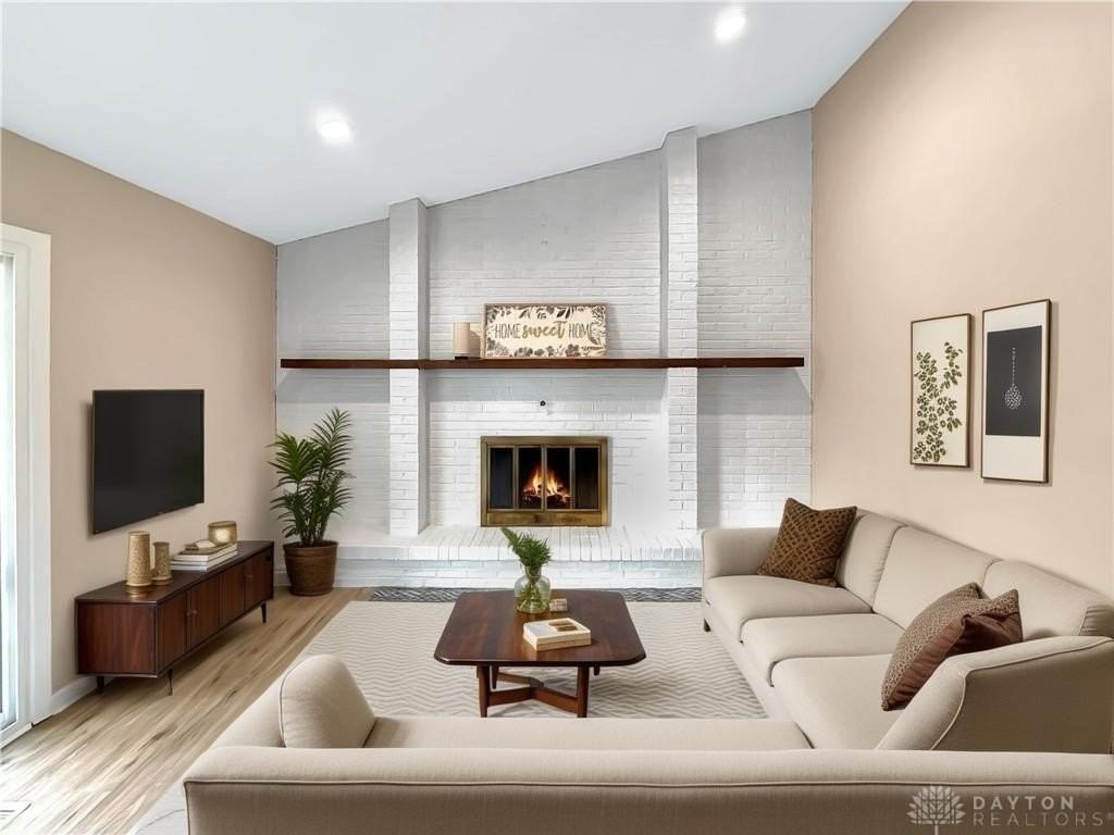 3360 Cortez Dr - Photo 3 of 40