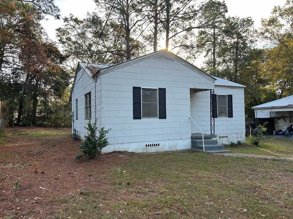 1267 S Park Ave - Photo 2 of 16