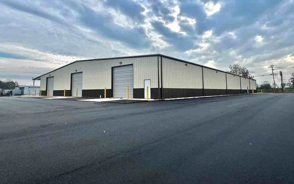 1570 Parker Ln - Photo 3 of 5