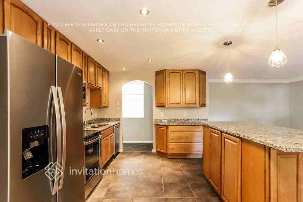 2617 S Salida St - Photo 6 of 16