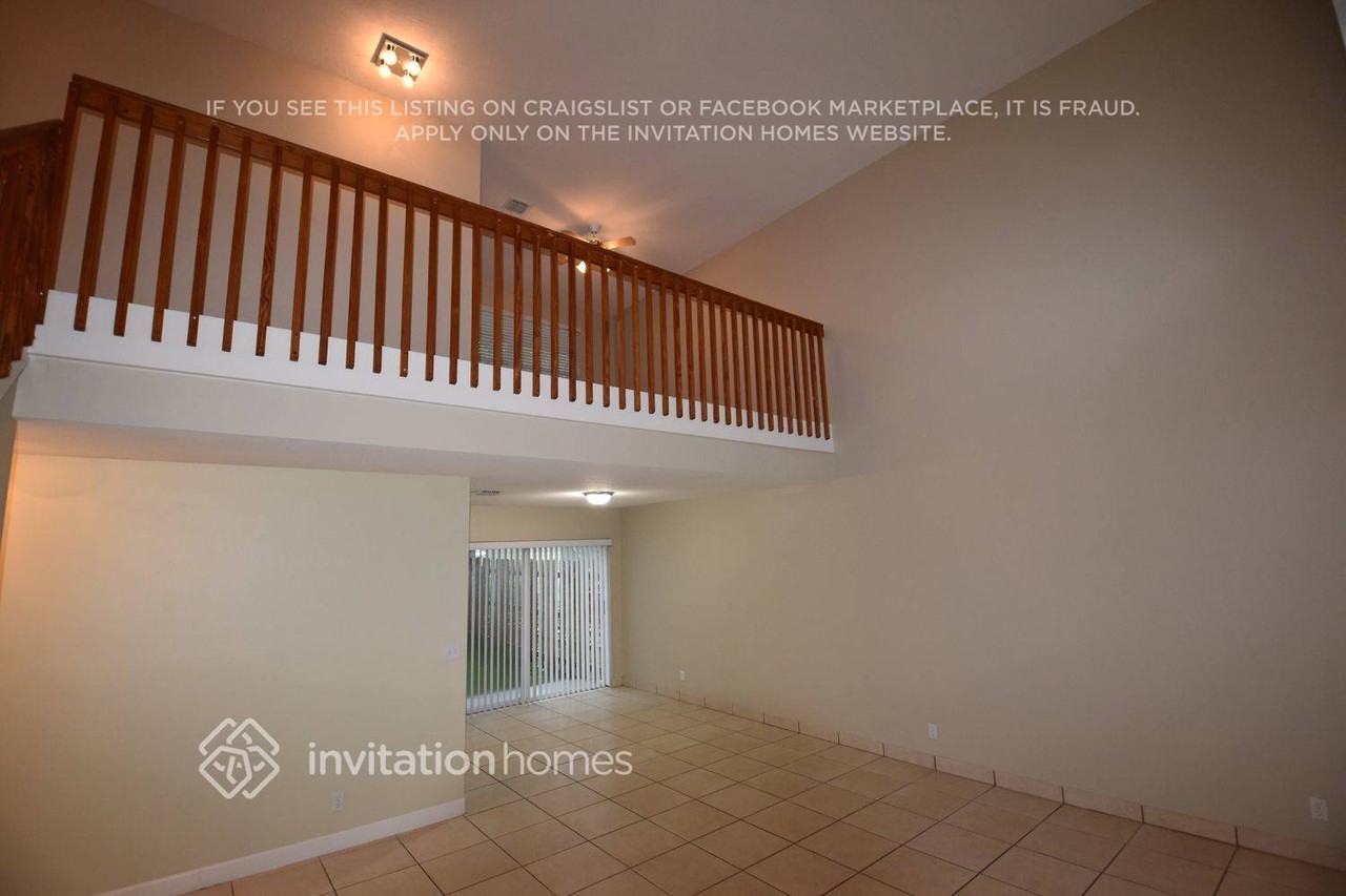 10154 Aqua Vista Way - Photo 2 of 12