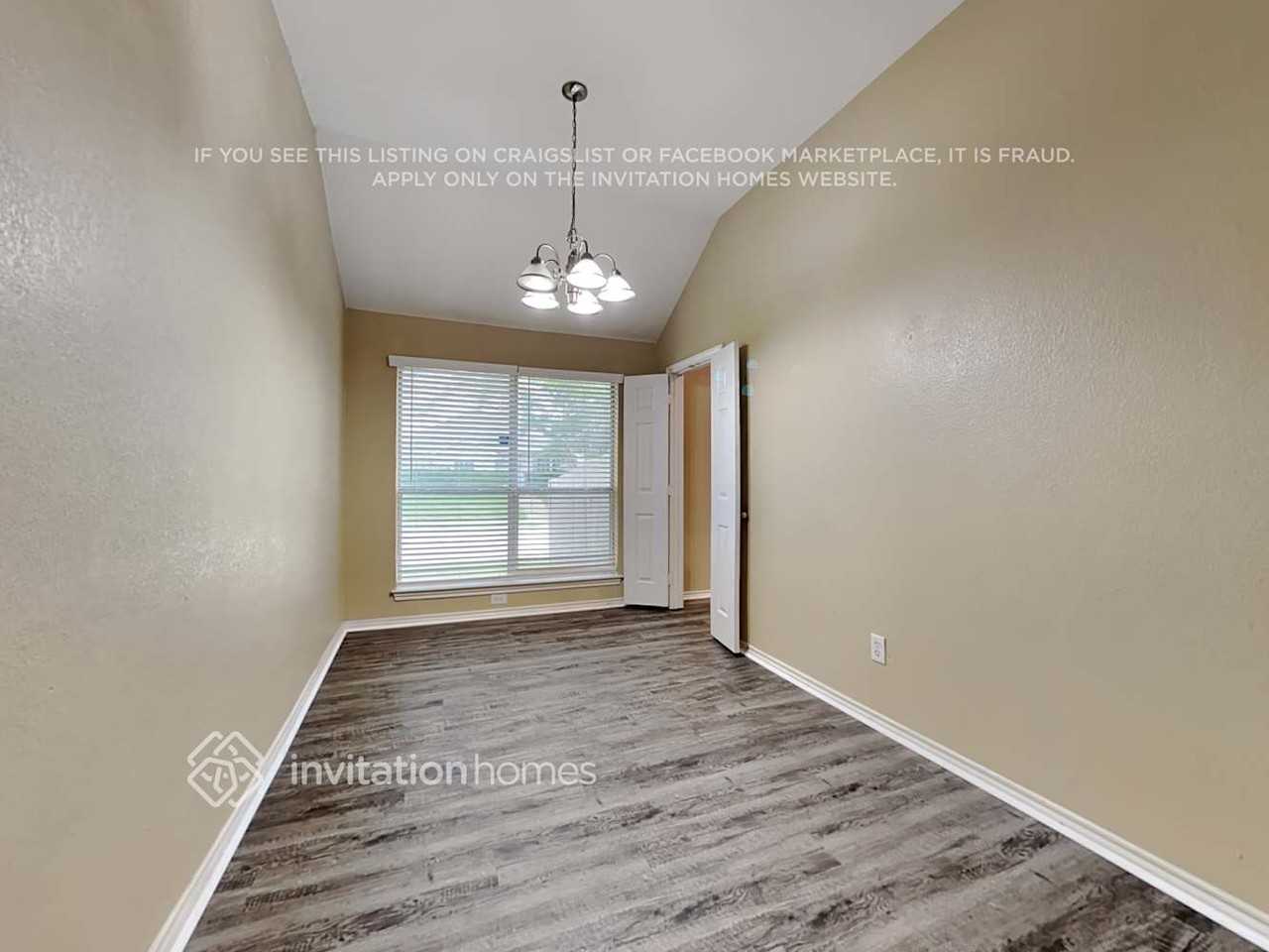 2800 Saint Martin Dr - Photo 4 of 18